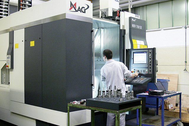 MAG NBV 700 5X 5-Achs-Vertikal-Fräsmaschine